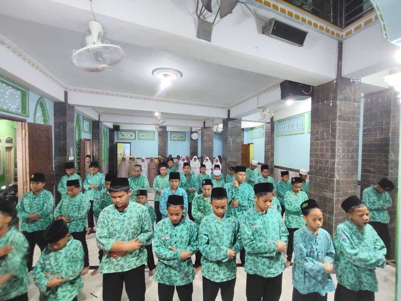 Pagi yang Bersujud, Hati yang Bertumbuh: Dhuha Para Pelajar SMP YPP NURUL HUDA